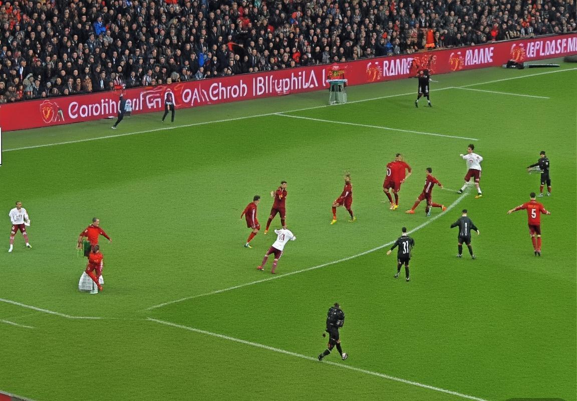 2016英超巅峰对决：利物浦VS曼联战术解析与经典瞬间(图4)